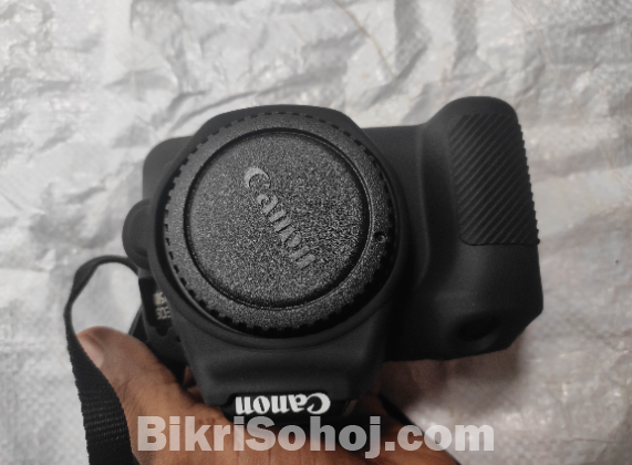 Canon 250D